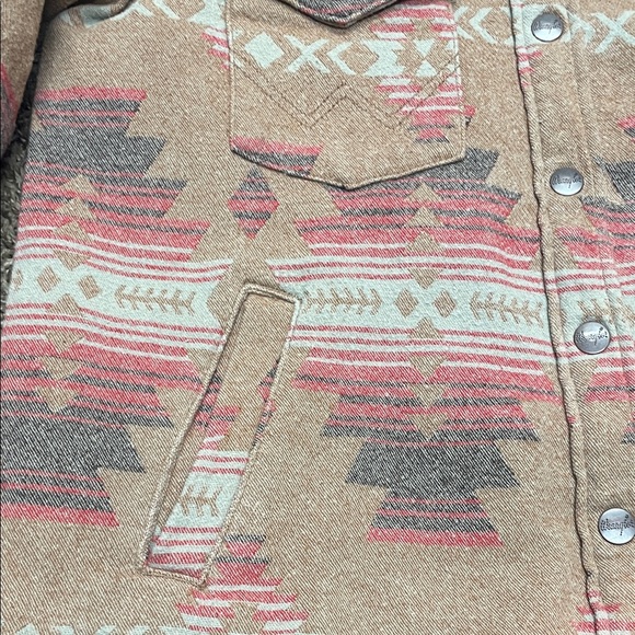 Wrangler Women’s western Aztec Pattern Jacket size M - Picture 4 of 10